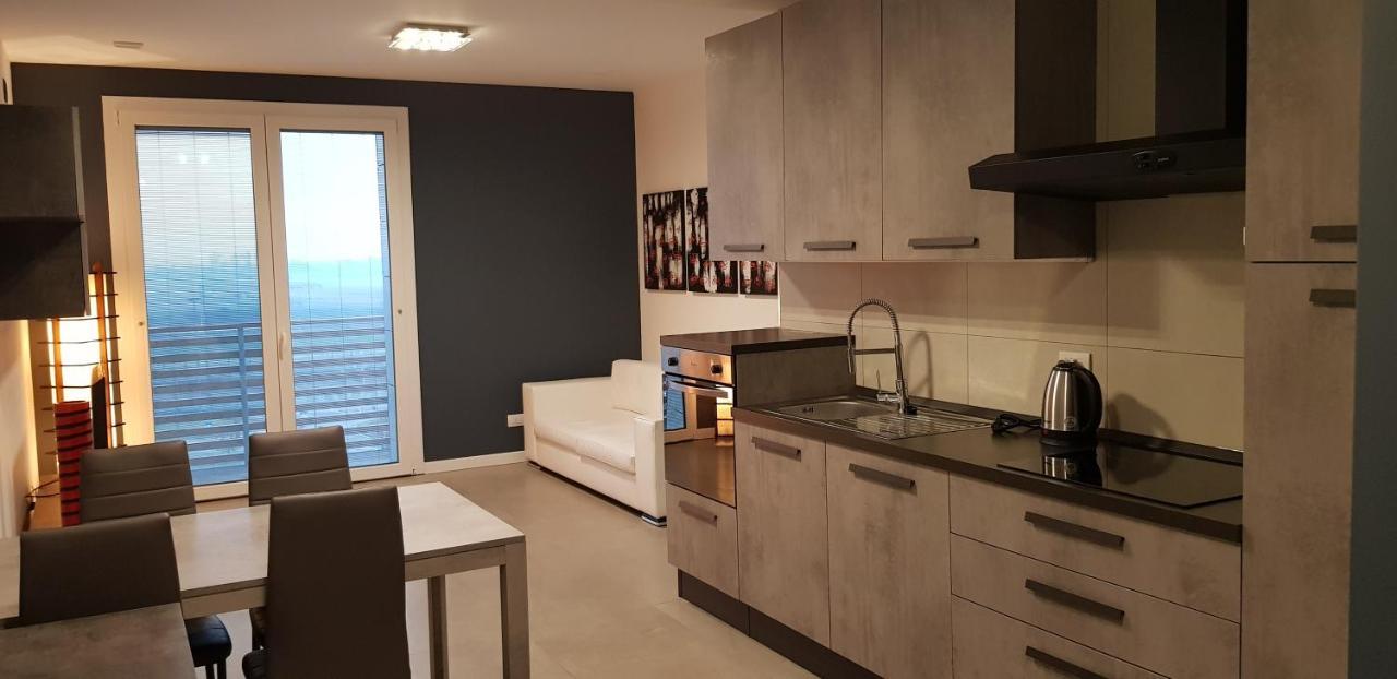 Condominio La Torre 2 Galliate Eksteriør bilde
