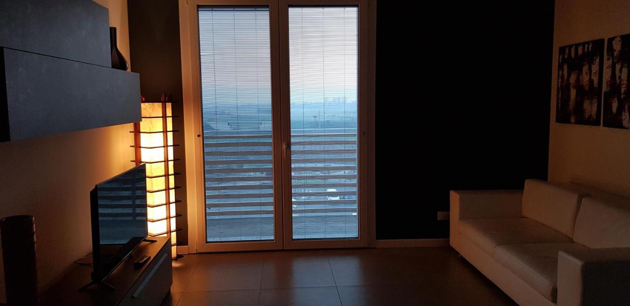 Condominio La Torre 2 Galliate Eksteriør bilde